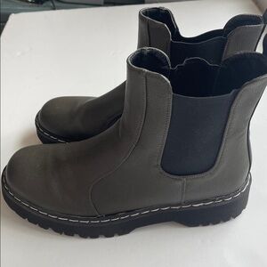 Sincerely Jules Chelsea boot with lug sole